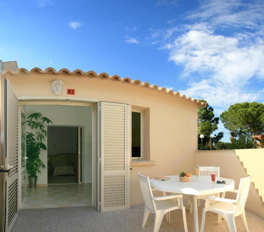 Résidence San Pellegrino Folelli Exterior foto